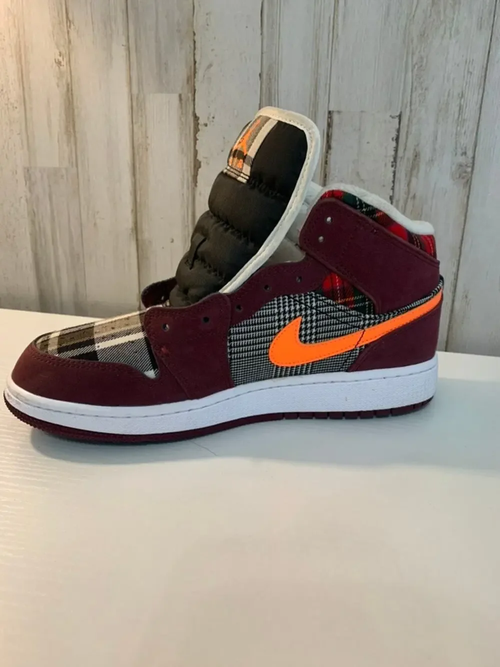 Nike Air Jordan 1 Mid SE GS Plaid Maroon Size 6.5Y No Laces